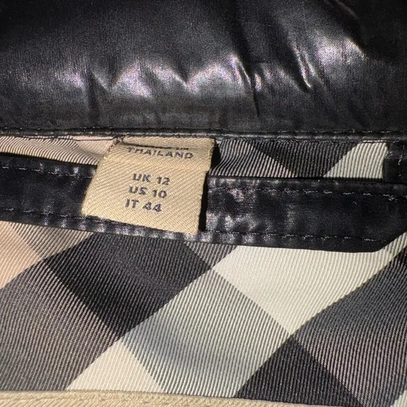 Burberry Quilted Black Puffer Jacket - Picture 6 of 15